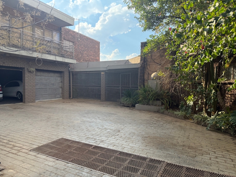 5 Bedroom Property for Sale in Mohadin North West